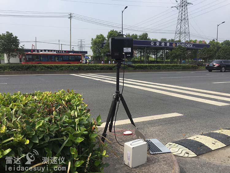 移动高清雷达测速仪